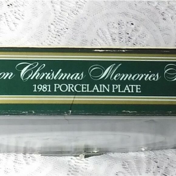 Avon Christmas Memories Collectors Plate 1981 - Picture 4 of 7